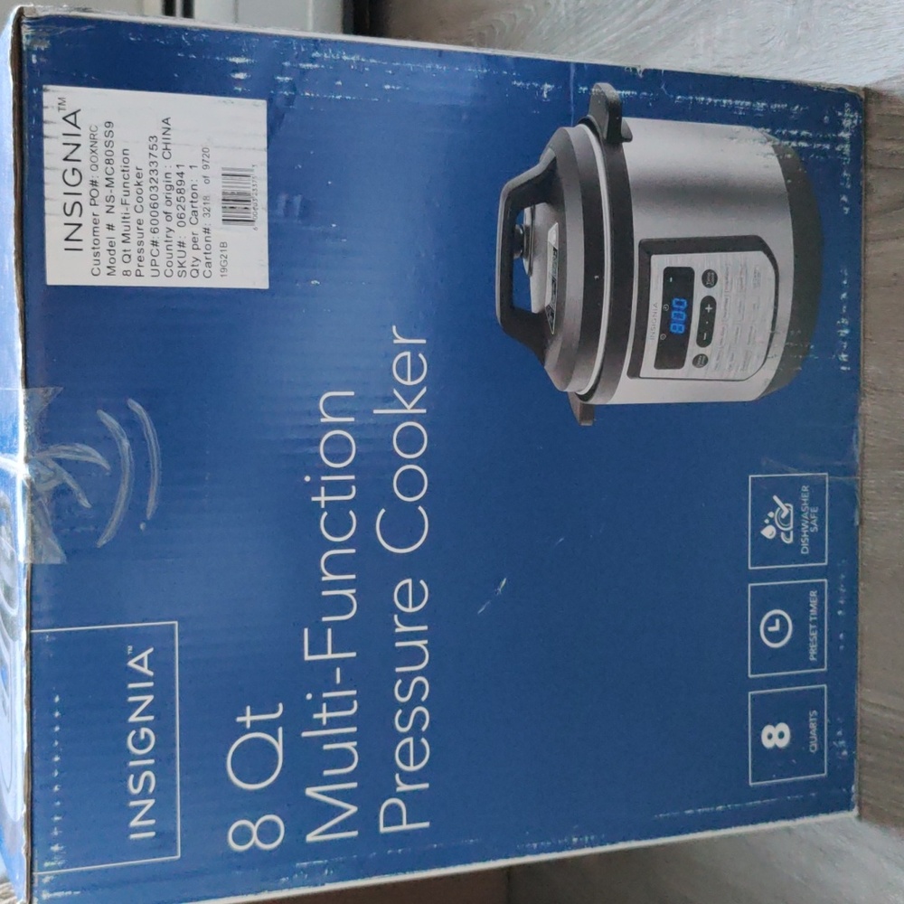New-Insignia - 8-Quart Multi-Function Pressure Cooker Stainless Steel/Black
